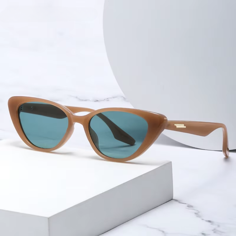 Cat-Eye Frames - HESTONS