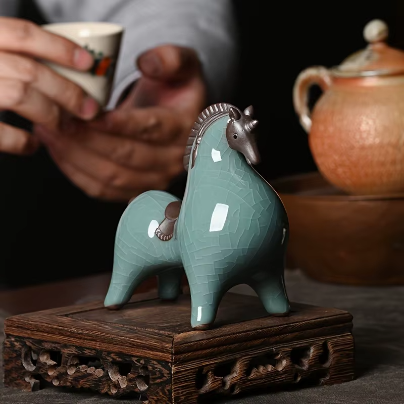 Gallant Horse Sculpture - HESTONS
